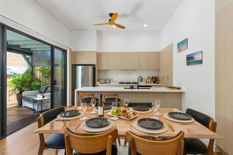 Avenue Escape - Contemporary Living At Corrimal - Hervey Bay Accommodation 1