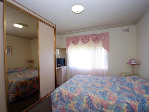 Avilla Court 1 - Tourism Hervey Bay 1