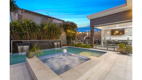 Avoca Beach Retreat - Tourism Hervey Bay 1