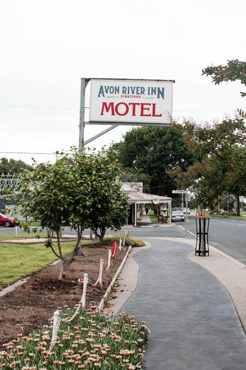 Avon River Inn - Hervey Bay Accommodation 0