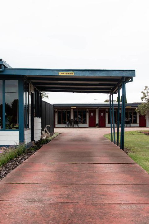 Avon River Inn - Hervey Bay Accommodation 1