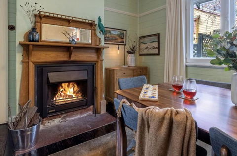 Avondale Mountain Cottage - Tourism Hervey Bay 3