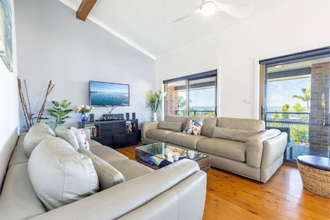 Away Nelson Bay, 29 Wollomi Ave - Spacious Family Home With Water Views, Pet Friendly, Wifi & Aircon - Tourism Hervey Bay 3