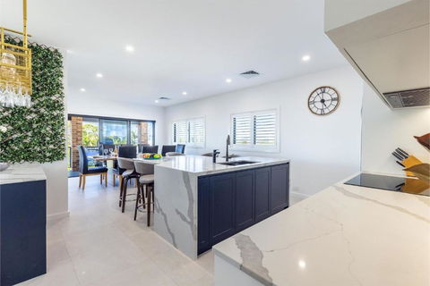 Away Nelson Bay, 29 Wollomi Ave - Spacious Family Home With Water Views, Pet Friendly, Wifi & Aircon - Tourism Hervey Bay 1