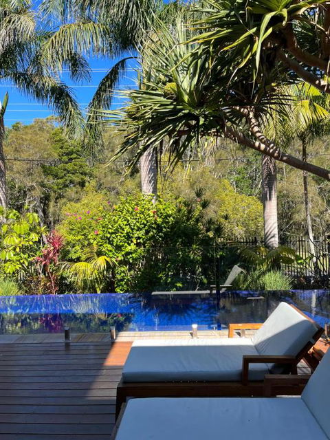 Away Guesthouse- Away On Shirley Lane - Tourism Hervey Bay 0