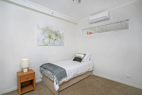 AX301 - Located In The Heart Of North Sydney - Tourism Hervey Bay 2