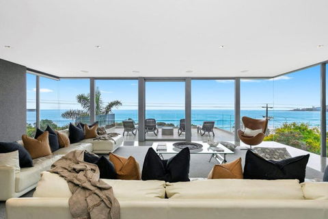Azure - Tourism Hervey Bay 0