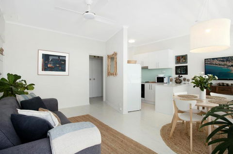 Avalon Beachside Apartment - Tourism Hervey Bay 1