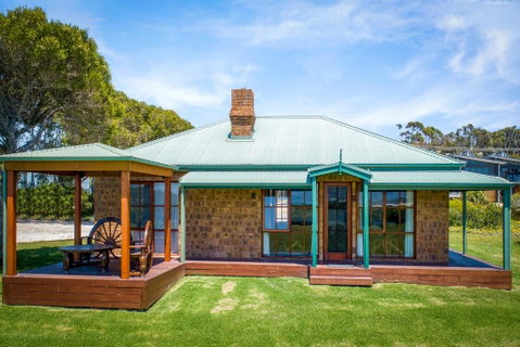 Apollo Bay Cottages- Marriners - Hervey Bay Accommodation 1