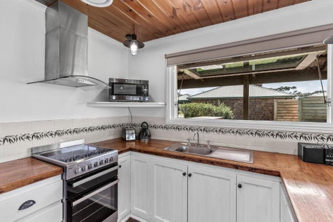 Apollo Bay Cottages- Marriners - Hervey Bay Accommodation 2