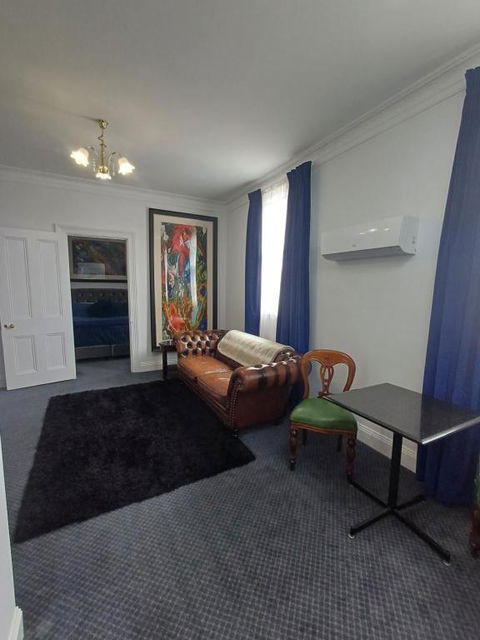 Art Hotel On York - Tourism Hervey Bay 3