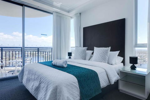 Apartment With Ocean Views - Tourism Hervey Bay 3