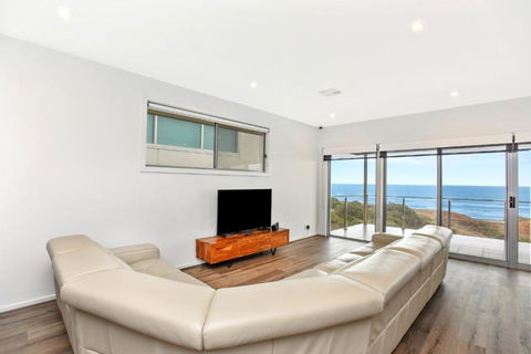 Avaya Sellicks Beachfront Getaway- Wifi - Tourism Hervey Bay 2