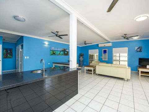 Azure On Geoffrey Bay - Tourism Hervey Bay 4