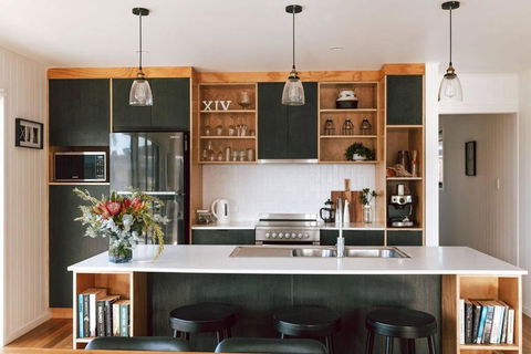 B E A C H H O U S E X I V - Hervey Bay Accommodation 0