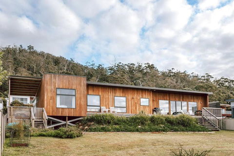 B E A C H H O U S E X I V - Hervey Bay Accommodation 1