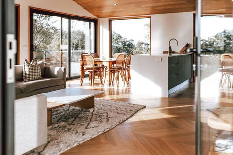 B E R T I E - Central Bicheno - Hervey Bay Accommodation 0