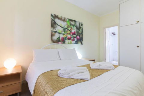 B5 Crawley Apartment 1 BRM & Sleepout Near UWA - Hervey Bay Accommodation 0