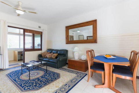 B9 Crawley Apartment 1 BRM & Sleepout Near UWA - Hervey Bay Accommodation 2