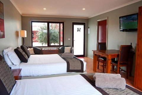 Bairnsdale Motel - Hervey Bay Accommodation 0