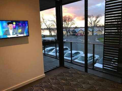 Ballarat - On The Lake With Gift Voucher - Hervey Bay Accommodation 4