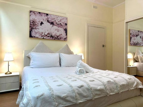 Balwyn Bliss: Your Serene Sanctuary Near Box Hill - Hervey Bay Accommodation 1