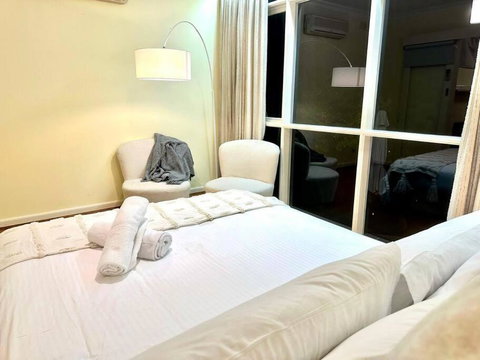 Balwyn Bliss: Your Serene Sanctuary Near Box Hill - Hervey Bay Accommodation 2