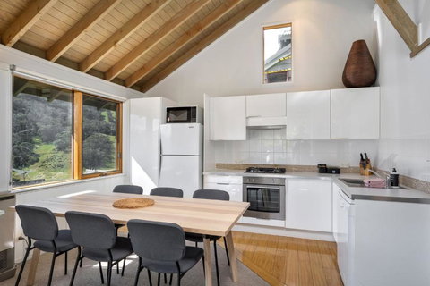 Banjo 1 Bedroom With Loft Bunk Room And Amazing Views - Hervey Bay Accommodation 2