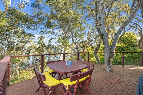 Banksia House - Hervey Bay Accommodation 0
