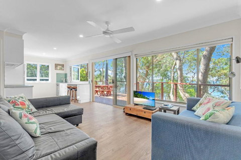 Banksia House - Hervey Bay Accommodation 2