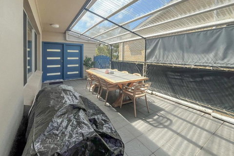 Banyan, 14 Montevideo Parade - Spacious Pet Friendly Property With Air Con And WiFi - Hervey Bay Accommodation 3