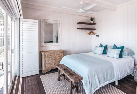 BAY PROPERTIES . Beach House Studio - Hervey Bay Accommodation 3