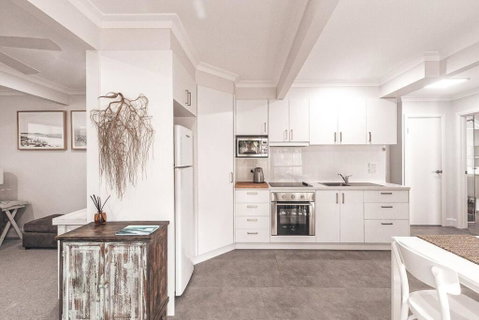 BAY PROPERTIES . Summer Salt On Main - Tourism Hervey Bay 4