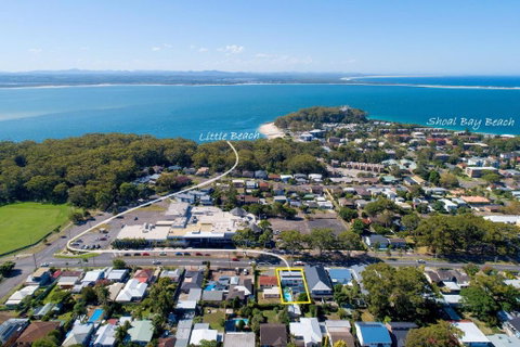 Beach & Bay Holiday Rental - Nelson Bay - Hervey Bay Accommodation 1