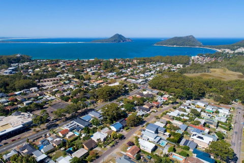 Beach & Bay Holiday Rental - Nelson Bay - Hervey Bay Accommodation 2