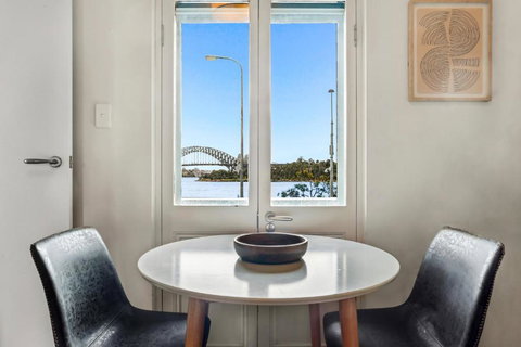 Balmain Wharf 1 Bedroom Apartments - Hervey Bay Accommodation 0
