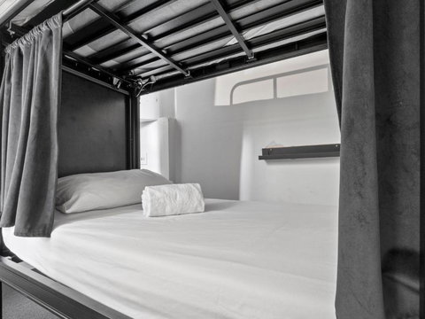 AZZURO POD HOTEL - Potts Point - Tourism Hervey Bay 1