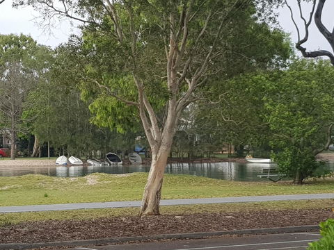Excellsior Apartments - Hervey Bay Accommodation 2
