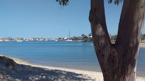 Excellsior Apartments - Hervey Bay Accommodation 15