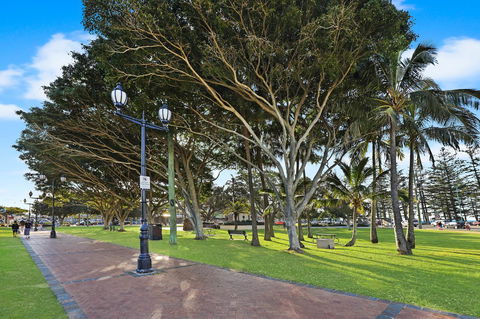 Pacific Regis Beachfront Holiday Apartments - Tourism Hervey Bay 18