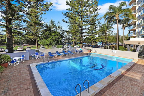 Pacific Regis Beachfront Holiday Apartments - Tourism Hervey Bay 4