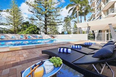Pacific Regis Beachfront Holiday Apartments - Tourism Hervey Bay 1