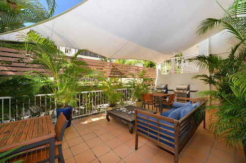 Port Douglas Apartments - Adults Only Oasis - Hervey Bay Accommodation 4