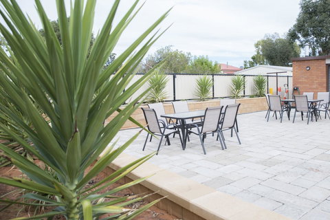 Charleville Motel - Hervey Bay Accommodation 22