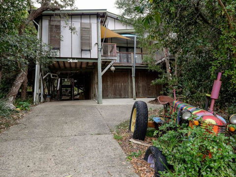 Five Bimba (Tractor House) - Hervey Bay Accommodation 0