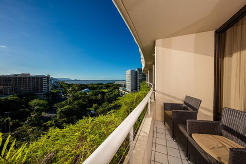 Hilton Cairns - Hervey Bay Accommodation 27