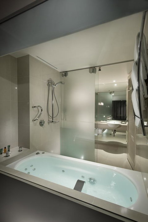 Hilton Cairns - Hervey Bay Accommodation 4