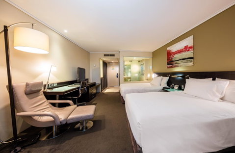 Hilton Cairns - Hervey Bay Accommodation 11