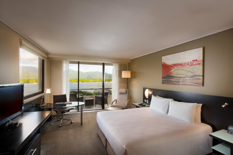 Hilton Cairns - Hervey Bay Accommodation 7