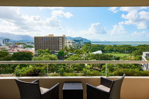 Hilton Cairns - Hervey Bay Accommodation 12
